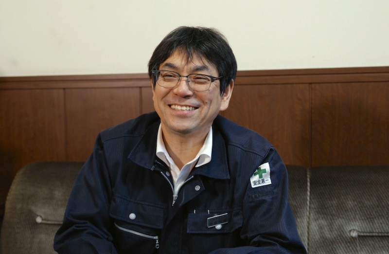 工場内温度が5℃以上低下、熱中症ゼロを実現！「シャネリア」「カバー工法」「遮熱ロールスクリーン」「換気計画」を導入し、太陽光パネル設置と遮熱対策を同時に実現した長崎鐵工所様